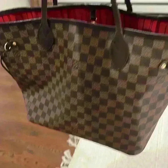 Louis Vuitton Neverfull - Picture 5 of 16